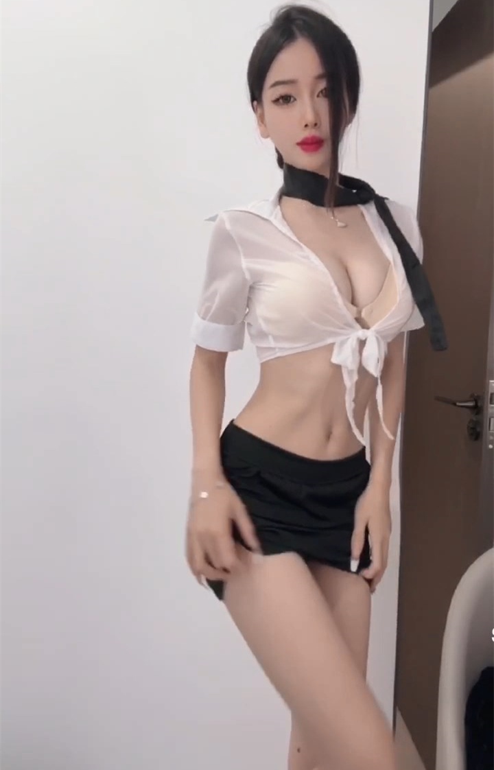 【抖音】御恩 长腿御姐 情趣内衣骚舞 自慰定制【11V+977M/百度】