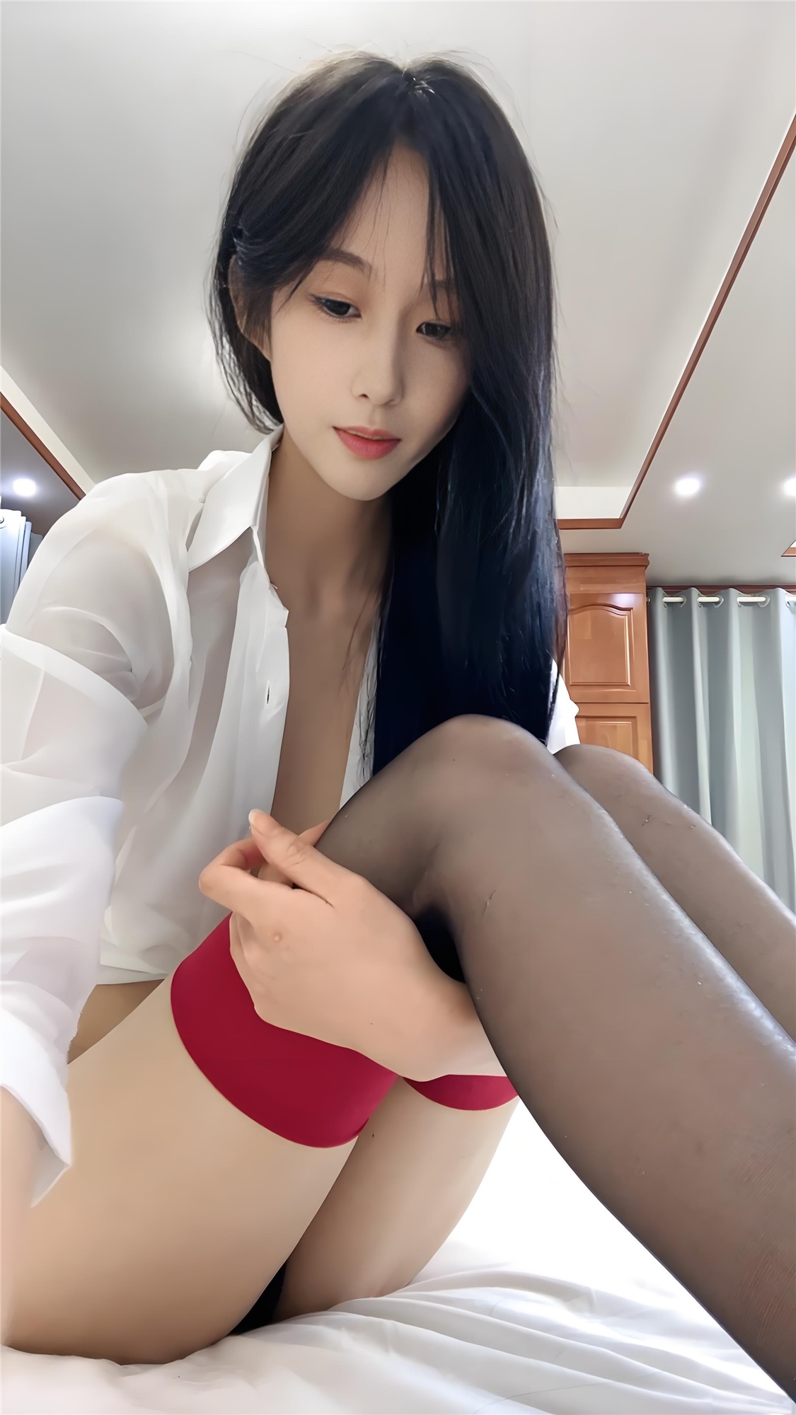 绿播女神下海了！【警兔】明星颜值，模特身材~真养眼2【5.99G】