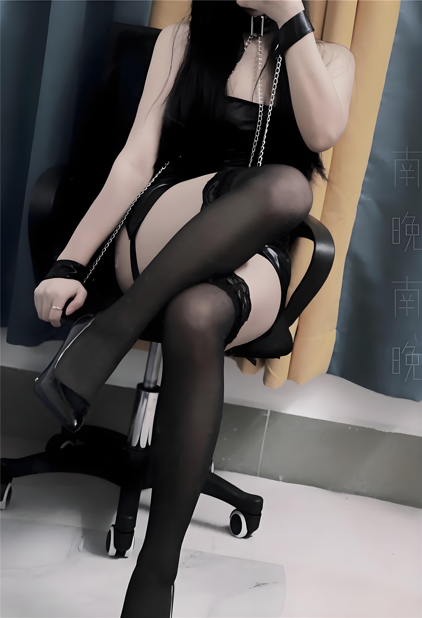 神级御姐B站【南晚姐姐】大全套~图集+舰长音声+短视频+自慰视频 [1+36G][百度盘]