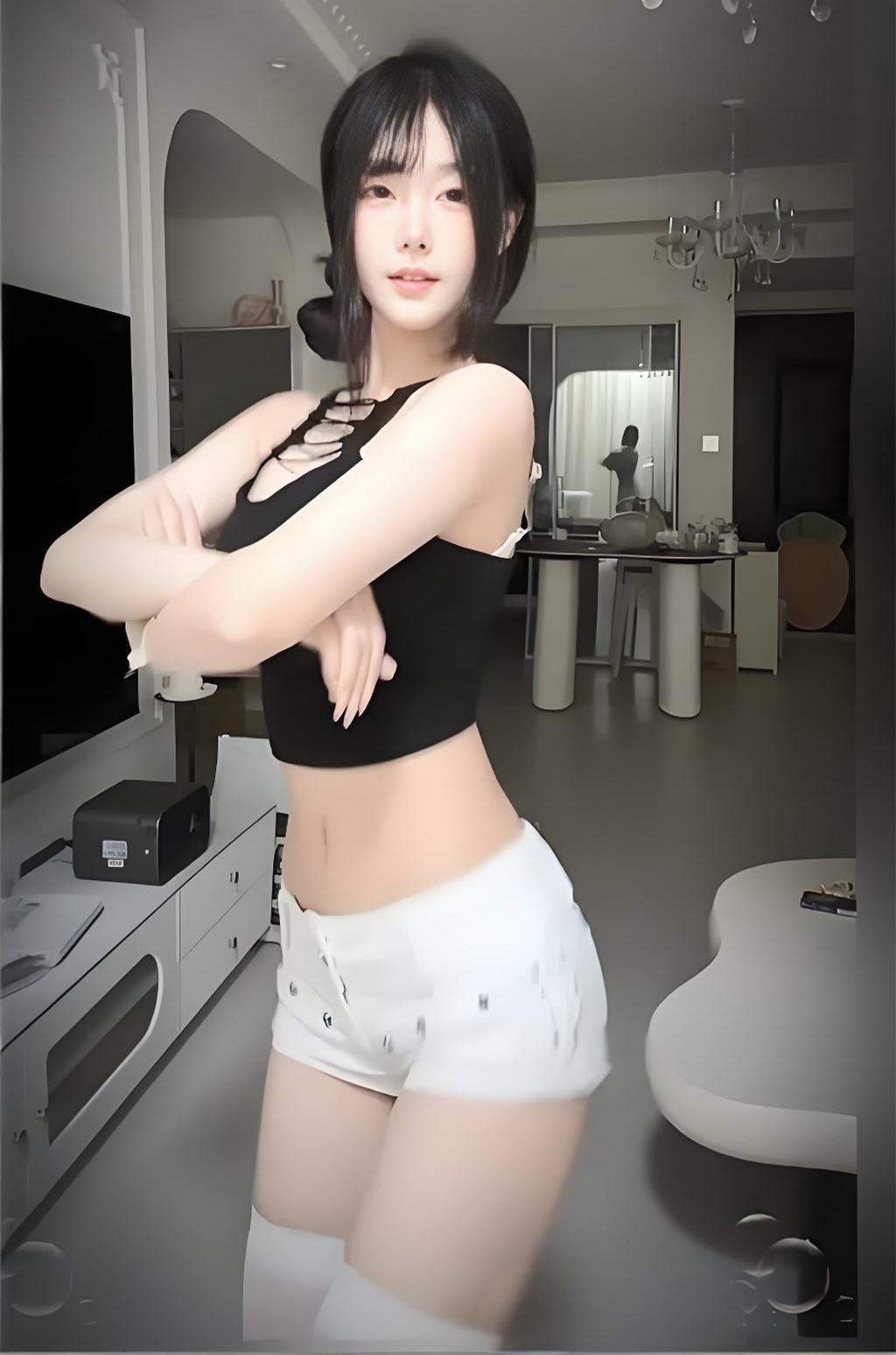 快手 小義 巨乳翘臀细腰 露点 和大哥一对一 B特写 插B自慰【0.11G】